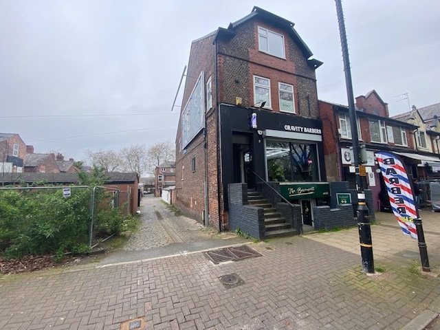 2 Railway Rd, Manchester for lease - Building Photo - Image 1 of 1