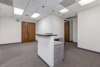 250 N Robertson Blvd, Beverly Hills, CA for lease Interior Photo- Image 1 of 7