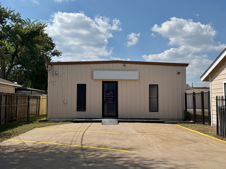 2013 Blalock Rd, Houston, TX for lease - Building Photo - Image 2 of 24