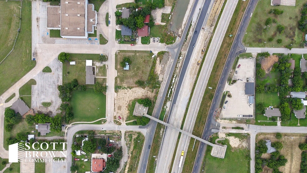 301 N Stemmons St, Sanger, TX for sale - Building Photo - Image 3 of 5