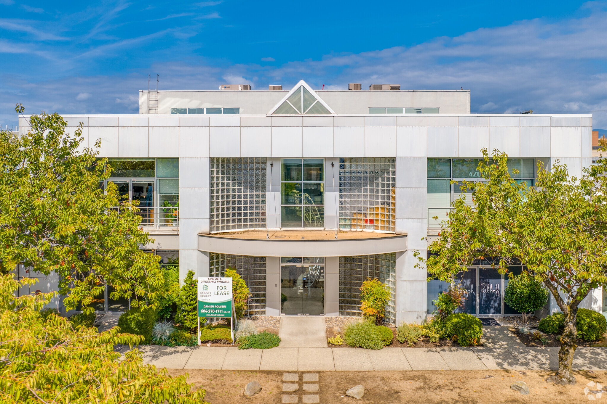 1737 W 3rd Ave, Vancouver, BC for lease Primary Photo- Image 1 of 7