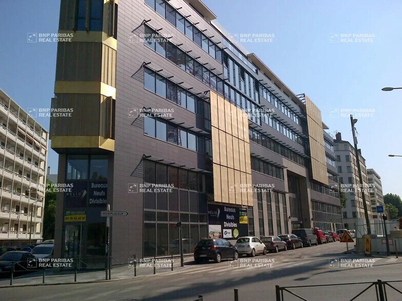 Office in Lyon for lease - Building Photo - Image 1 of 7