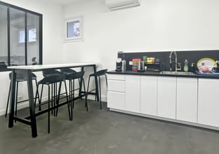 27 Bis Rue Henry Litolff, Bois-Colombes for lease Interior Photo- Image 2 of 4