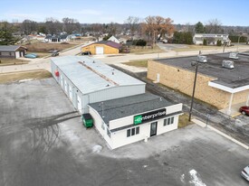 3724-3726 Calumet Ave Manitowoc - Parking Garage