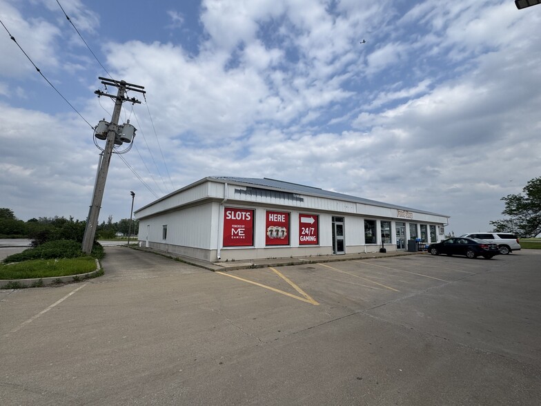 510 W Cemetary Ave, Chenoa, IL for lease - Building Photo - Image 1 of 5