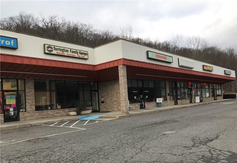 679-711 Winsted Rd, Torrington, CT for lease Building Photo- Image 1 of 3