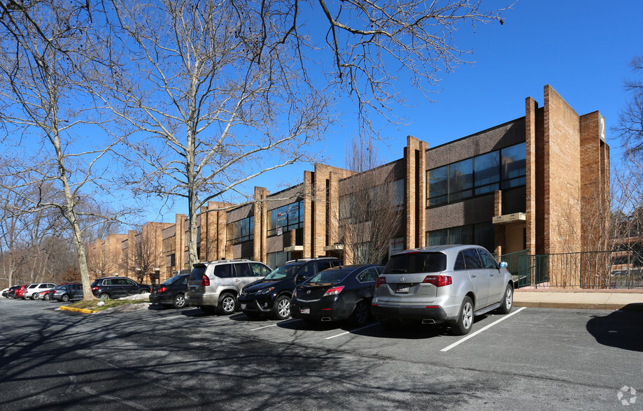 2 Professional Dr, Gaithersburg, MD for sale - Building Photo - Image 1 of 1