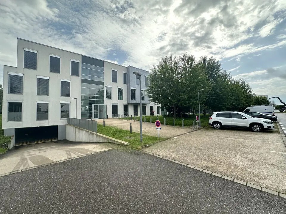 Office in Schiltigheim for lease Building Photo- Image 1 of 11