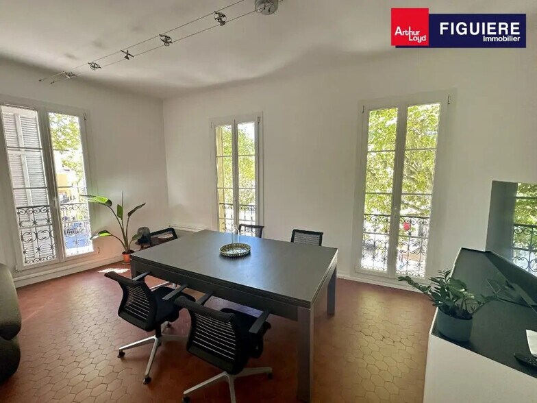 1 Avenue Victor Hugo, Aix-en-Provence for lease - Interior Photo - Image 3 of 9