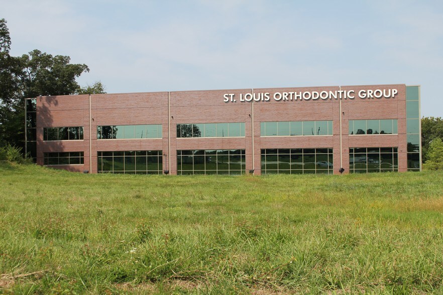 1630 Market Center Blvd, O'Fallon, MO for lease - Building Photo - Image 3 of 4