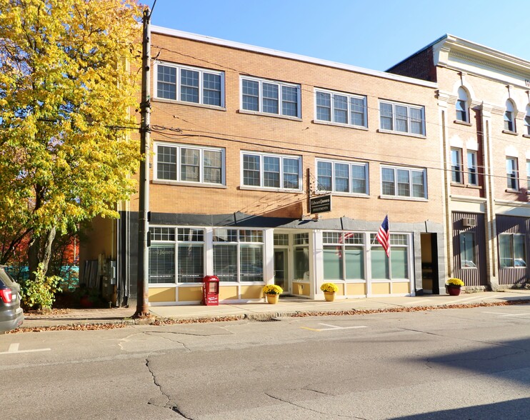 52 Main St, Berlin, NH for sale - Primary Photo - Image 1 of 1