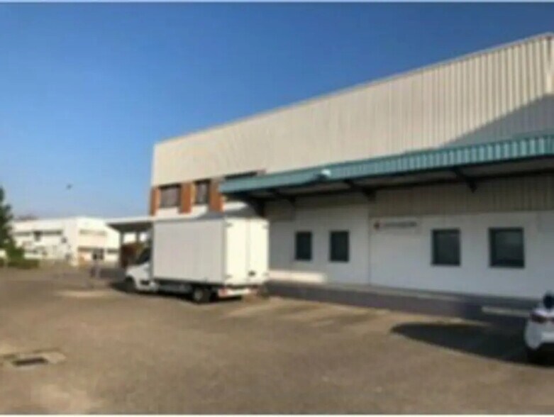 Industrial in Vénissieux for lease - Building Photo - Image 2 of 2