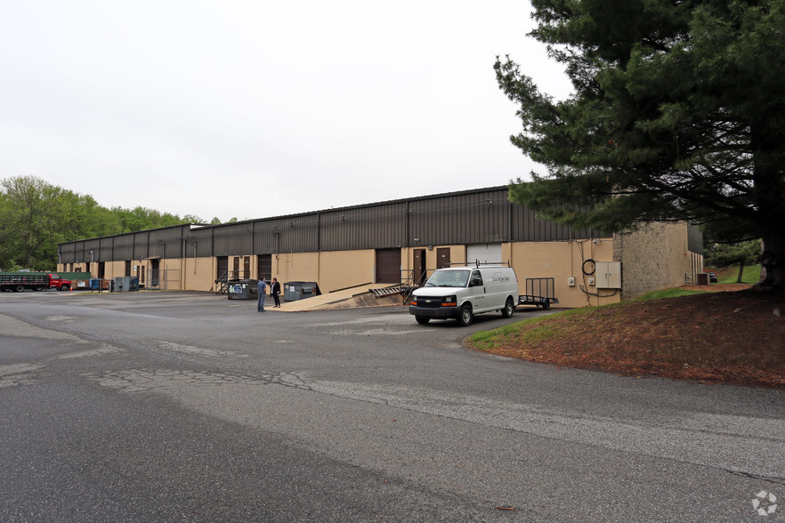 500 Turner Industrial Way, Aston, PA for lease - Building Photo - Image 3 of 5