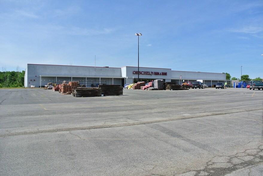 970 E Washington St, Winchester, IN for sale - Building Photo - Image 1 of 1