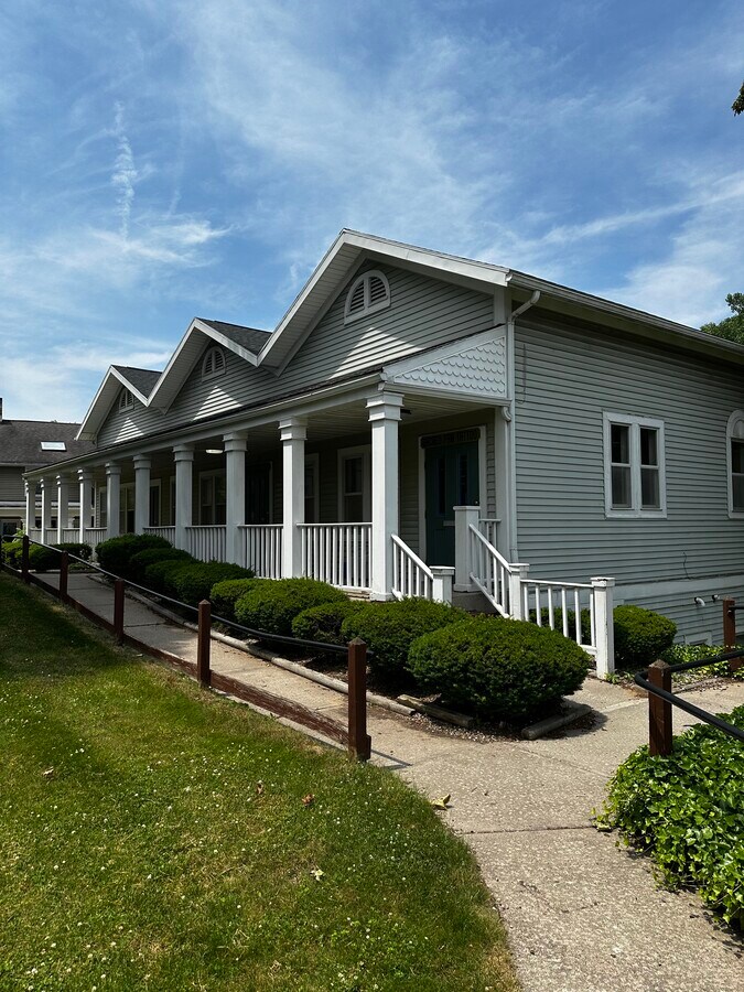 1788 Penfield Rd, Penfield, NY 14526