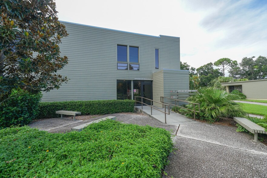 1964 Bayshore Blvd, Dunedin, FL 34698