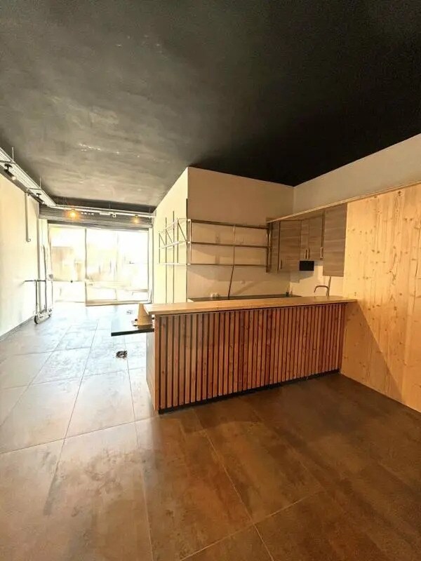 Retail in Antibes for lease Building Photo- Image 1 of 7