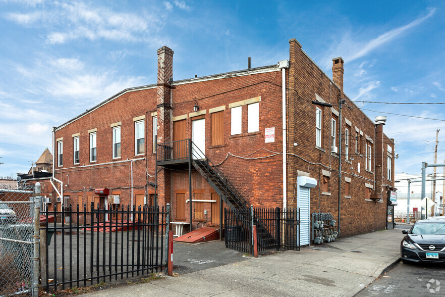 1294 Stratford Ave, Bridgeport, CT for lease - Building Photo - Image 3 of 4