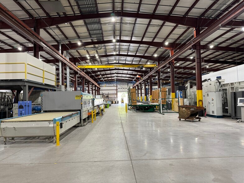 100 Transfer Dr, Highland, MI for sale - Interior Photo - Image 2 of 13