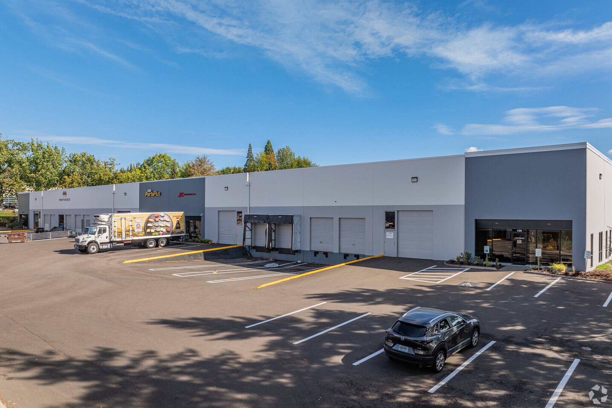 7500 SW Tech Center Dr, Tigard, OR for lease Primary Photo- Image 1 of 5