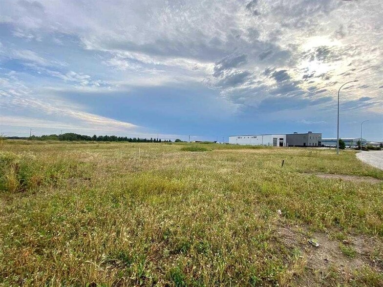 6602 66 St, Lloydminster, AB for sale - Building Photo - Image 3 of 3