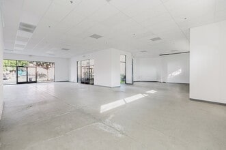 2501-2575 S Santa Fe Ave, Vernon, CA for lease Interior Photo- Image 2 of 11