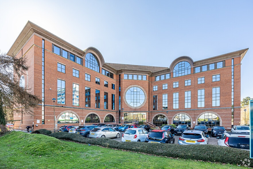 London Rd, Stevenage for lease - Primary Photo - Image 1 of 8