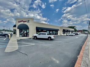 1036-1050 N Pleasantburg Dr, Greenville, SC for lease Building Photo- Image 1 of 3