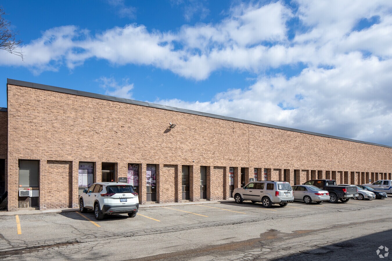 1565 Britannia Rd E, Mississauga, ON L4W 2V6