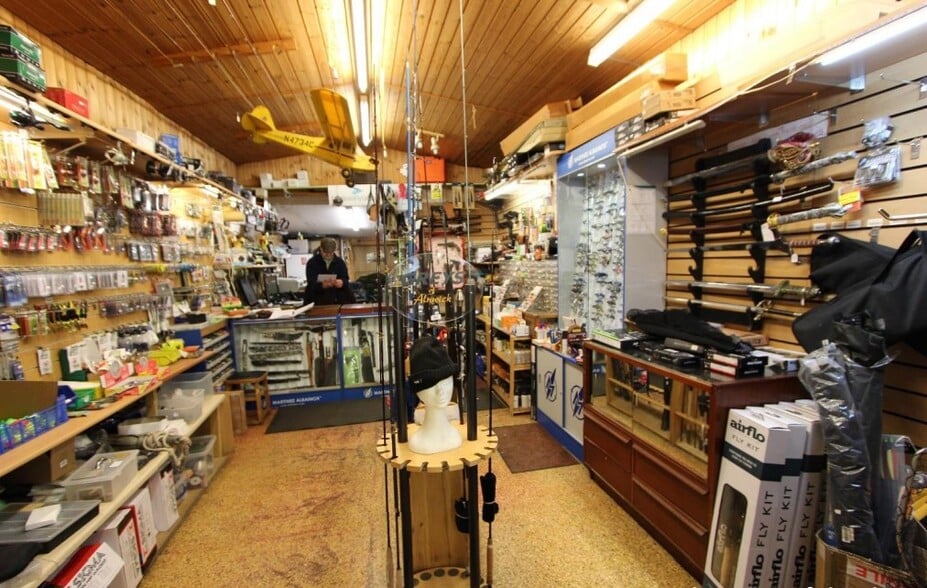 76 Main St, Callander for sale - Interior Photo - Image 3 of 7