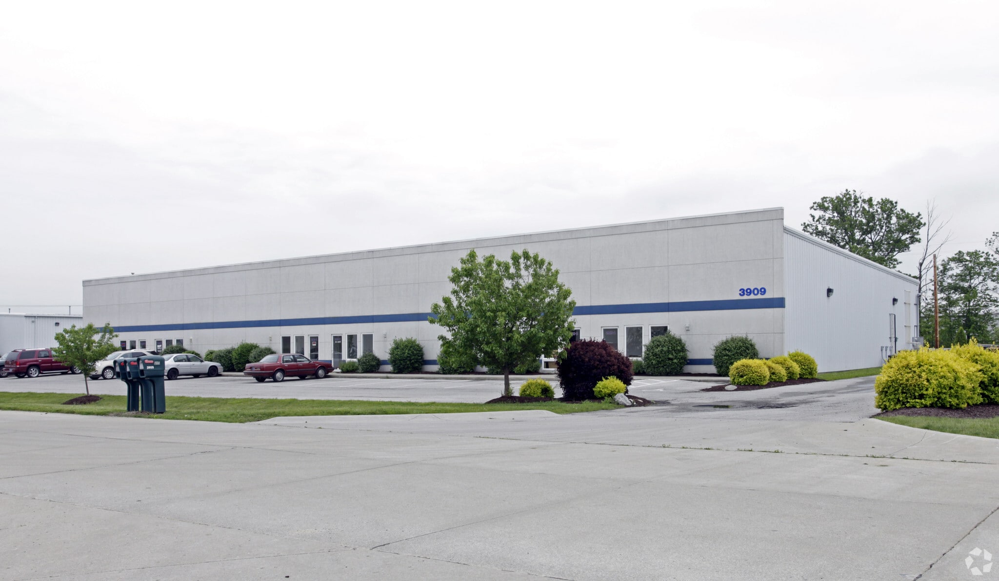 3909 Fourier Dr, Fort Wayne, IN for sale Primary Photo- Image 1 of 1