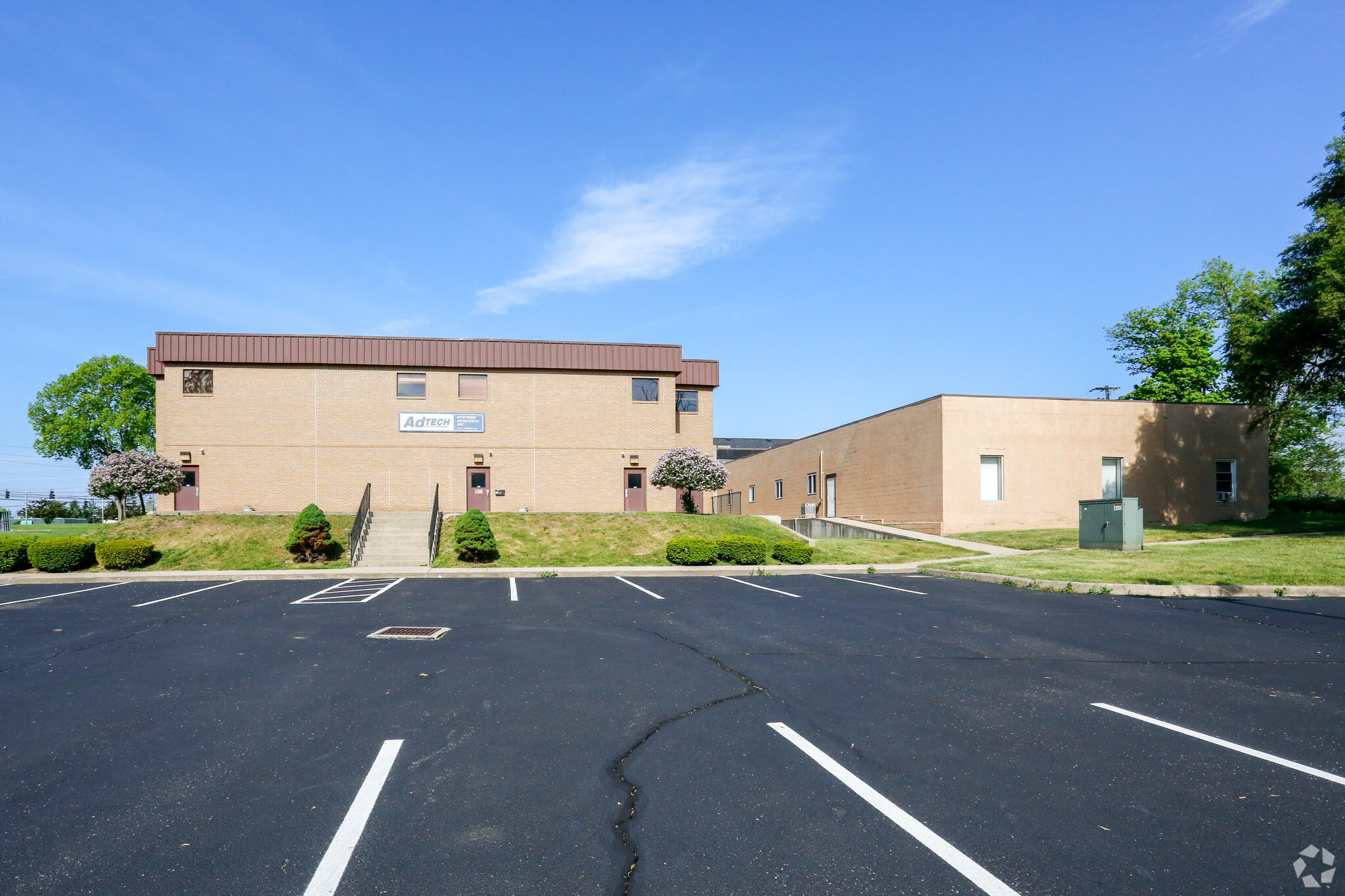 1340-1350 N Fairfield Rd, Dayton, OH 45432 - Adtech Center | LoopNet