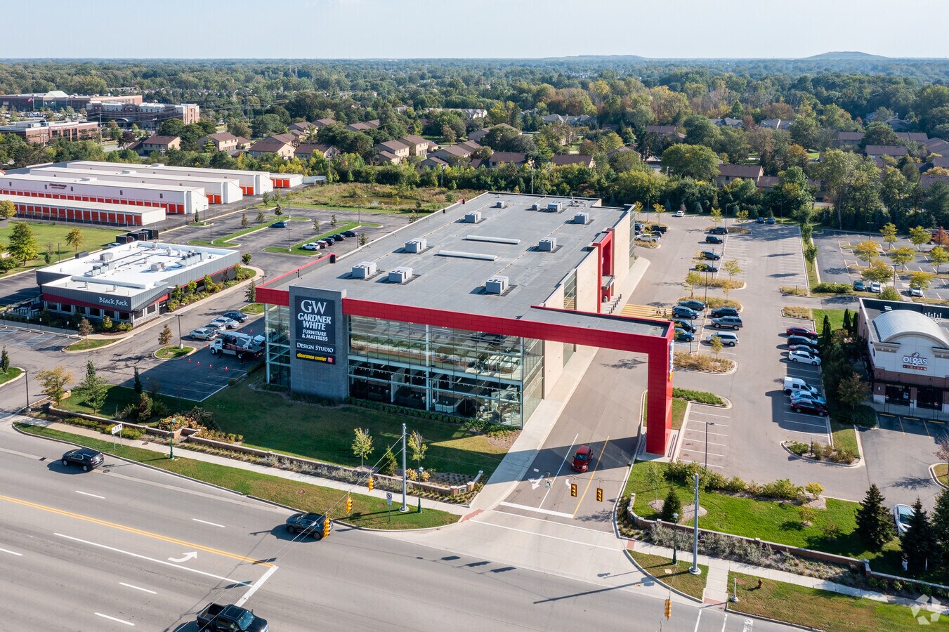 41677 Ford Rd, Canton, MI 48187