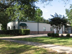 404 Newport Blvd, League City, TX for lease Interior Photo- Image 1 of 9