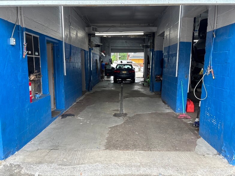 14 E Haledon Ave, Paterson, NJ for lease - Building Photo - Image 3 of 8