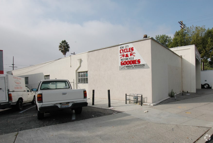 2084 E Foothill Blvd, Pasadena, CA for lease - Building Photo - Image 3 of 5