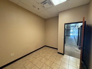 9120 North Fwy Pky, Fort Worth, TX for lease Interior Photo- Image 2 of 13