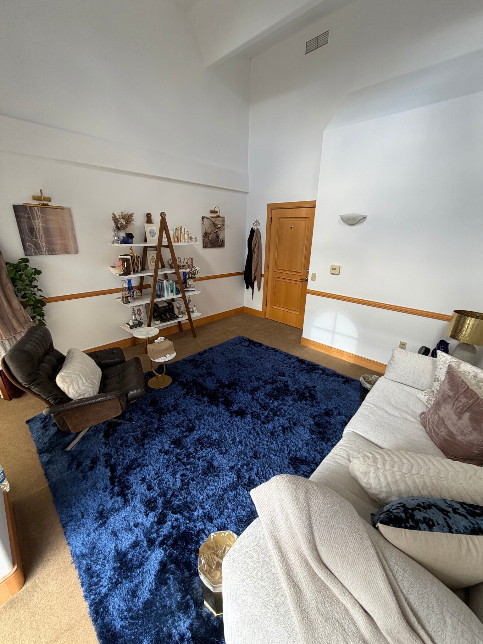 1554 S Sepulveda Blvd, Los Angeles, CA for lease Interior Photo- Image 1 of 7