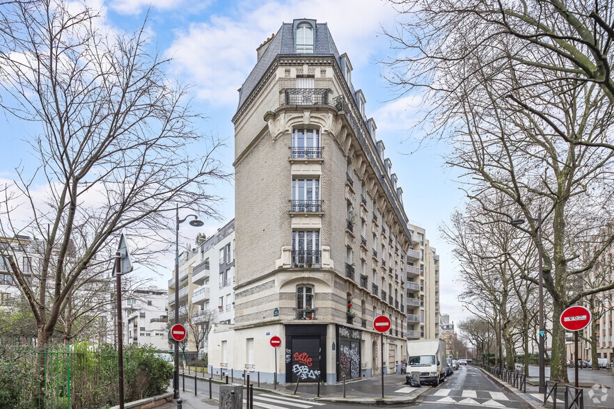 18 Rue Leibniz, Paris for sale - Primary Photo - Image 1 of 4