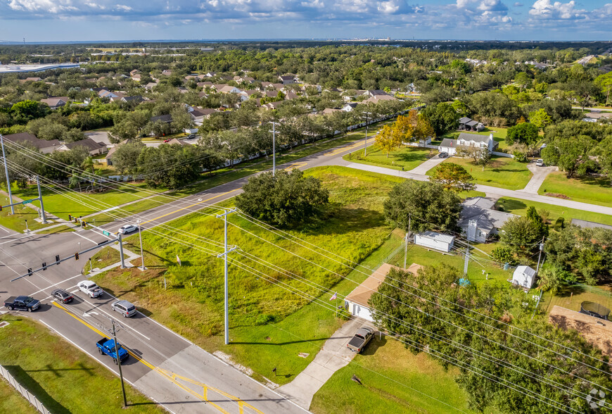 6910 36th Ave E, Palmetto, FL for sale - Primary Photo - Image 1 of 12