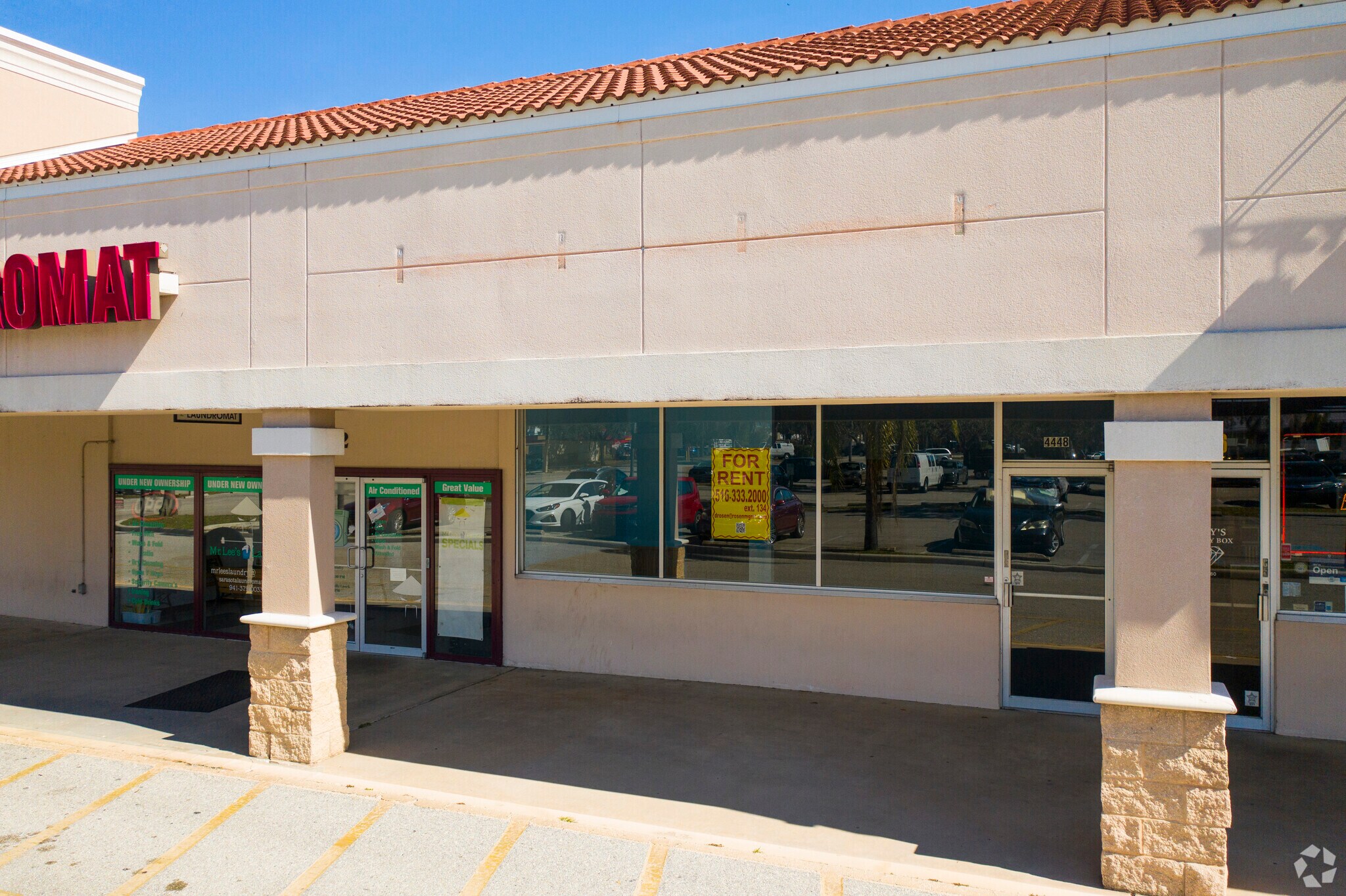 4400 Bee Ridge Rd, Sarasota, FL 34233 Palm Plaza