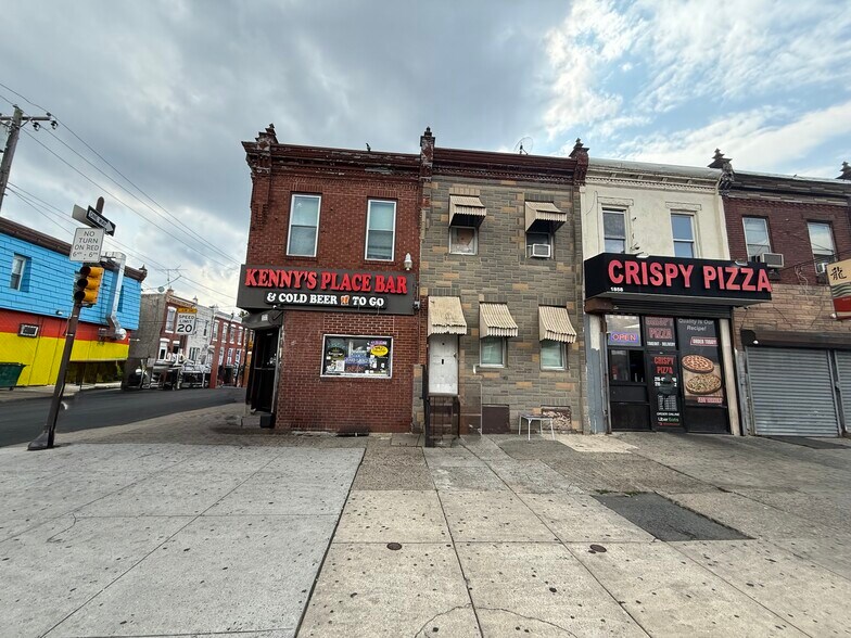 2 buildings, Liquor business, and reside portfolio of 2 properties for sale on LoopNet.com - Building Photo - Image 2 of 17