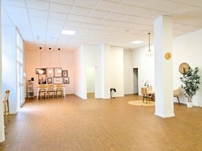 Retail in Amposta, Tarragona for lease Interior Photo- Image 2 of 6