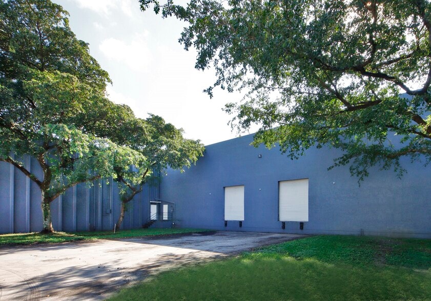 1551 N Powerline Rd, Pompano Beach, FL for lease - Building Photo - Image 3 of 9