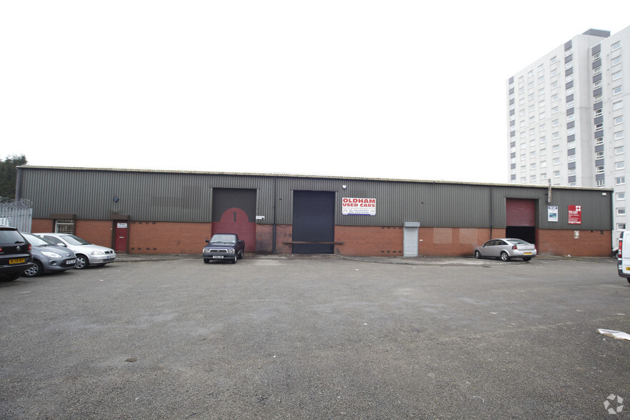 Vale Dr, Oldham for lease - Building Photo - Image 3 of 5