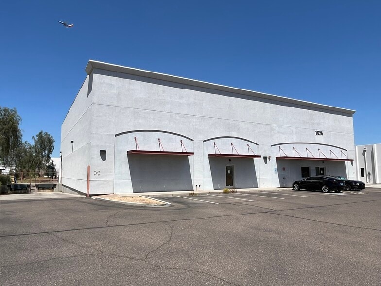 1626 E University Dr, Phoenix, AZ for lease - Building Photo - Image 2 of 6