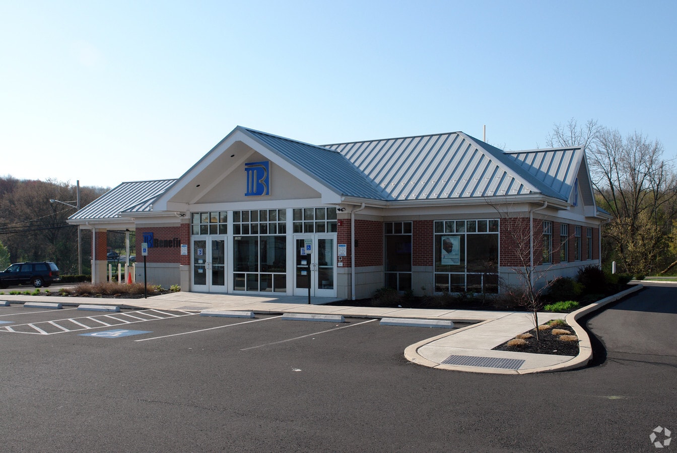 1560 Easton Rd, Warrington, PA 18976