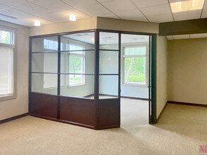 176 Newington Rd, West Hartford, CT for lease Interior Photo- Image 2 of 9