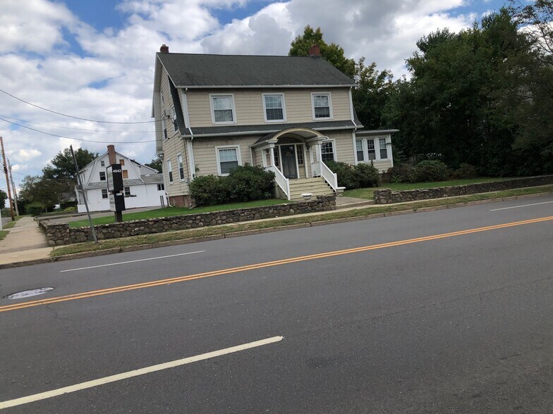 4942 Main St, Bridgeport, CT for sale - Primary Photo - Image 1 of 1