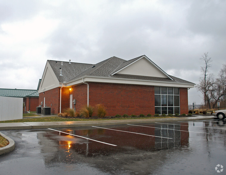 110 Hospitality Dr, Xenia, OH for lease - Building Photo - Image 3 of 3